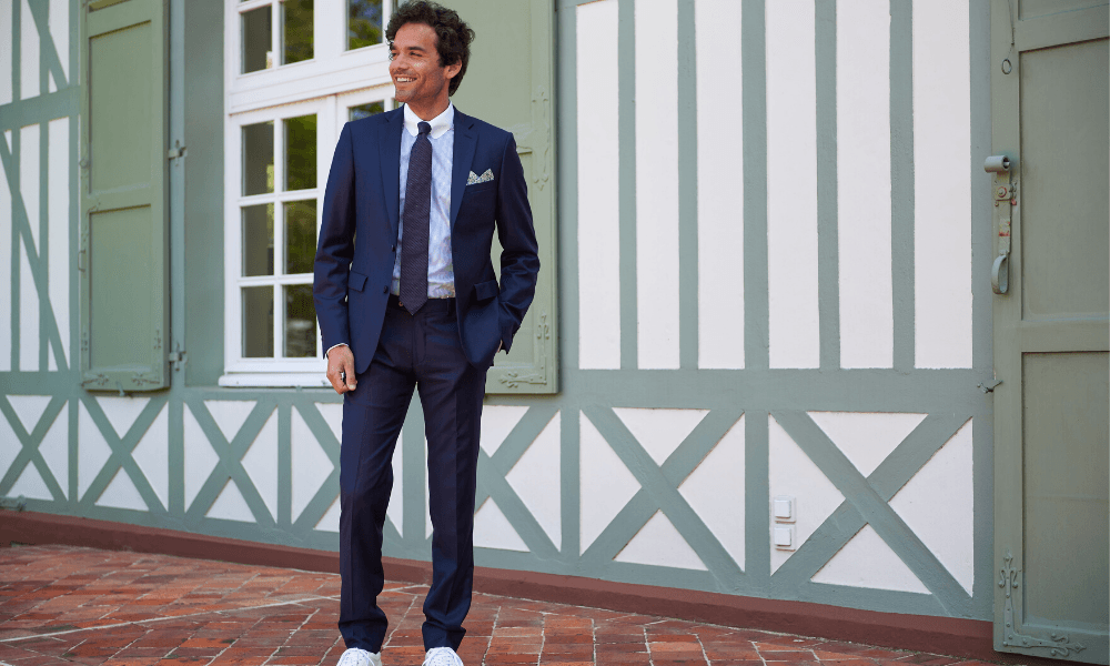 The-Nines-traje-completo